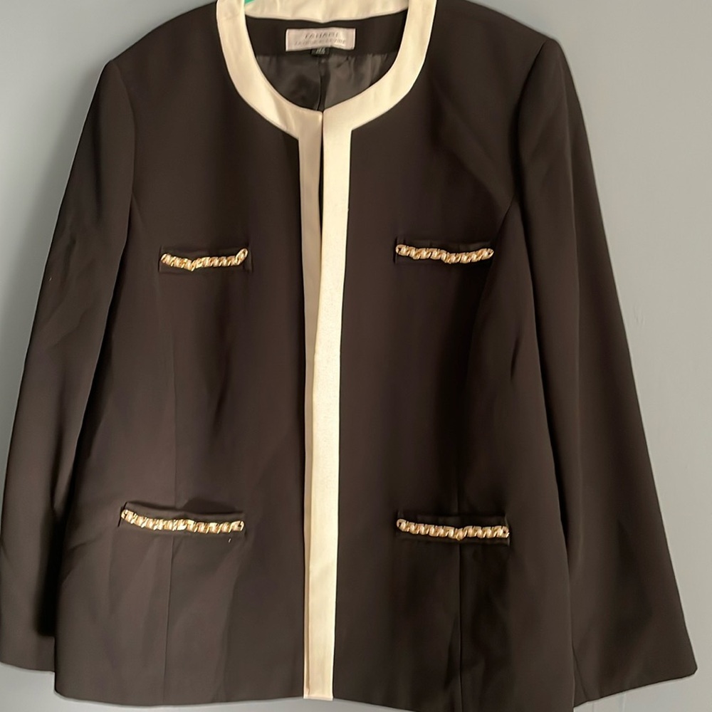 Tahari black blazer 18W